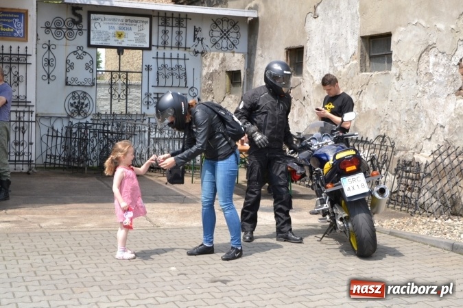 Zdjęcie w galerii na portalu naszraciborz.pl: Oldtimery w Bieńkowicach. Zobacz piękne auta i motocykle  wiadomości z regionu