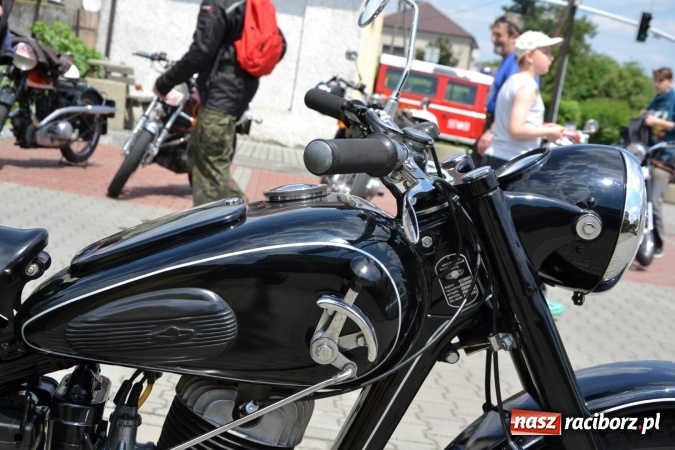 Zdjęcie w galerii na portalu naszraciborz.pl: Oldtimery w Bieńkowicach. Zobacz piękne auta i motocykle  wiadomości z regionu