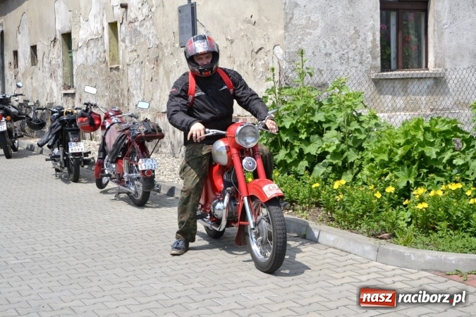 Zdjęcie w galerii na portalu naszraciborz.pl: Oldtimery w Bieńkowicach. Zobacz piękne auta i motocykle  wiadomości z regionu