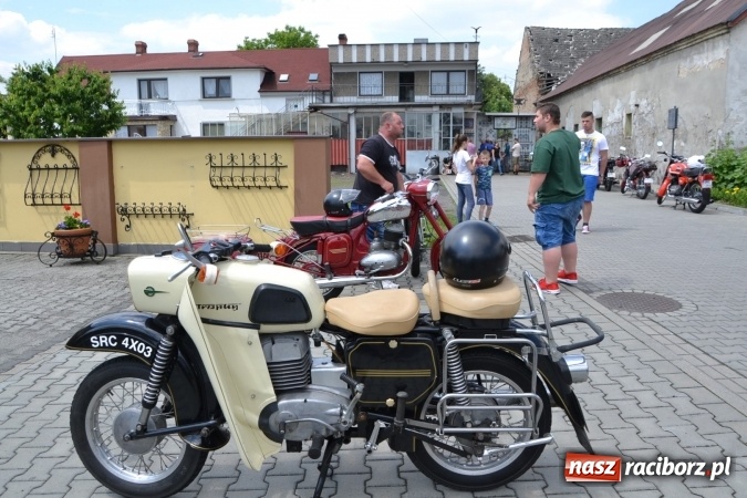 Zdjęcie w galerii na portalu naszraciborz.pl: Oldtimery w Bieńkowicach. Zobacz piękne auta i motocykle  wiadomości z regionu