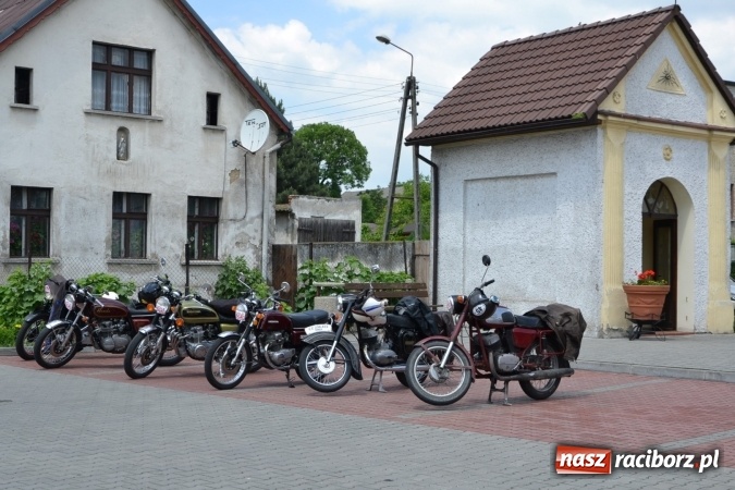 Zdjęcie w galerii na portalu naszraciborz.pl: Oldtimery w Bieńkowicach. Zobacz piękne auta i motocykle  wiadomości z regionu