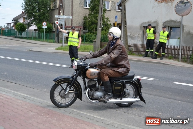 Zdjęcie w galerii na portalu naszraciborz.pl: Oldtimery w Bieńkowicach. Zobacz piękne auta i motocykle  wiadomości z regionu