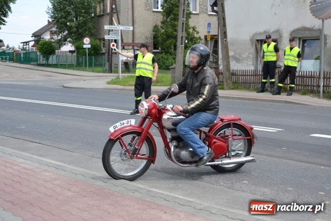 Zdjęcie w galerii na portalu naszraciborz.pl: Oldtimery w Bieńkowicach. Zobacz piękne auta i motocykle  wiadomości z regionu