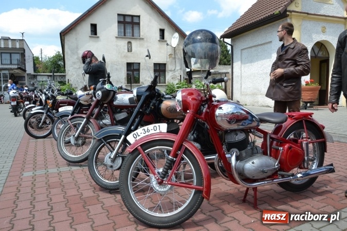Zdjęcie w galerii na portalu naszraciborz.pl: Oldtimery w Bieńkowicach. Zobacz piękne auta i motocykle  wiadomości z regionu