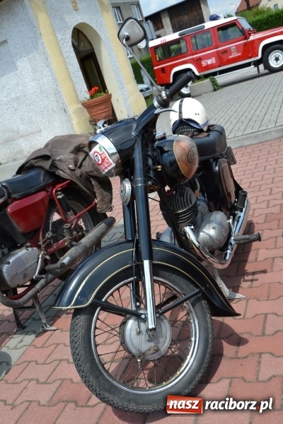 Zdjęcie w galerii na portalu naszraciborz.pl: Oldtimery w Bieńkowicach. Zobacz piękne auta i motocykle  wiadomości z regionu