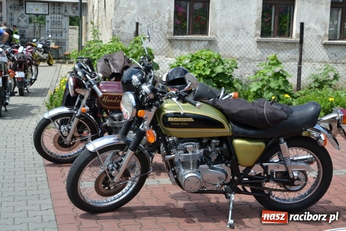 Zdjęcie w galerii na portalu naszraciborz.pl: Oldtimery w Bieńkowicach. Zobacz piękne auta i motocykle  wiadomości z regionu