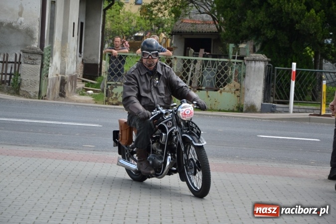 Zdjęcie w galerii na portalu naszraciborz.pl: Oldtimery w Bieńkowicach. Zobacz piękne auta i motocykle  wiadomości z regionu
