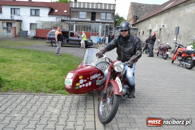 Zdjęcie w galerii na portalu naszraciborz.pl: Oldtimery w Bieńkowicach. Zobacz piękne auta i motocykle  wiadomości z regionu