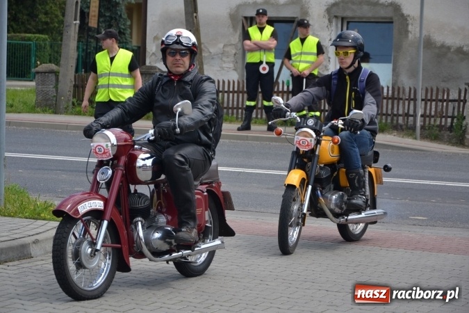 Zdjęcie w galerii na portalu naszraciborz.pl: Oldtimery w Bieńkowicach. Zobacz piękne auta i motocykle  wiadomości z regionu