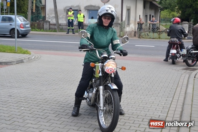 Zdjęcie w galerii na portalu naszraciborz.pl: Oldtimery w Bieńkowicach. Zobacz piękne auta i motocykle  wiadomości z regionu