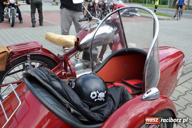 Zdjęcie w galerii na portalu naszraciborz.pl: Oldtimery w Bieńkowicach. Zobacz piękne auta i motocykle  wiadomości z regionu