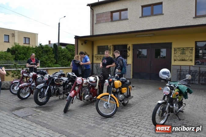 Zdjęcie w galerii na portalu naszraciborz.pl: Oldtimery w Bieńkowicach. Zobacz piękne auta i motocykle  wiadomości z regionu