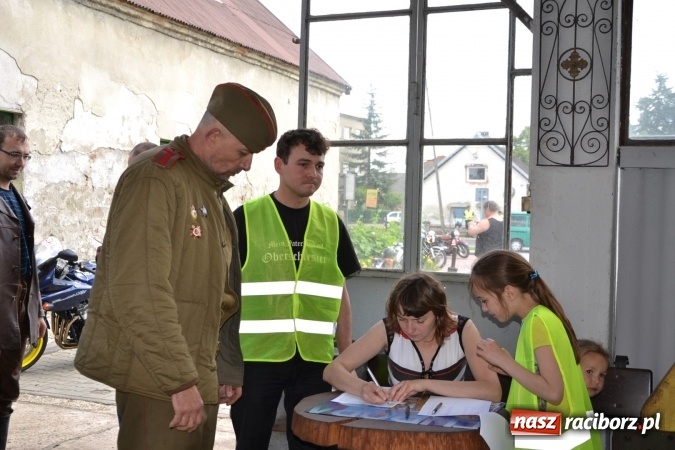 Zdjęcie w galerii na portalu naszraciborz.pl: Oldtimery w Bieńkowicach. Zobacz piękne auta i motocykle  wiadomości z regionu