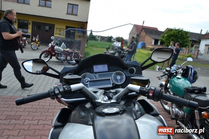 Zdjęcie w galerii na portalu naszraciborz.pl: Oldtimery w Bieńkowicach. Zobacz piękne auta i motocykle  wiadomości z regionu
