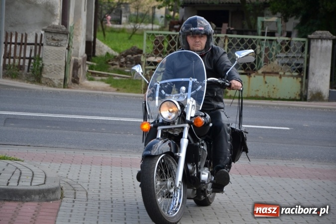 Zdjęcie w galerii na portalu naszraciborz.pl: Oldtimery w Bieńkowicach. Zobacz piękne auta i motocykle  wiadomości z regionu
