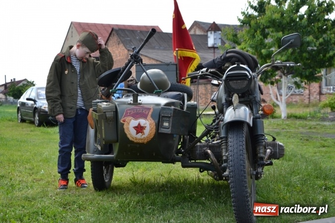 Zdjęcie w galerii na portalu naszraciborz.pl: Oldtimery w Bieńkowicach. Zobacz piękne auta i motocykle  wiadomości z regionu