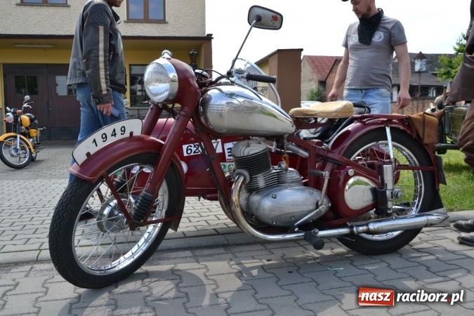 Zdjęcie w galerii na portalu naszraciborz.pl: Oldtimery w Bieńkowicach. Zobacz piękne auta i motocykle  wiadomości z regionu