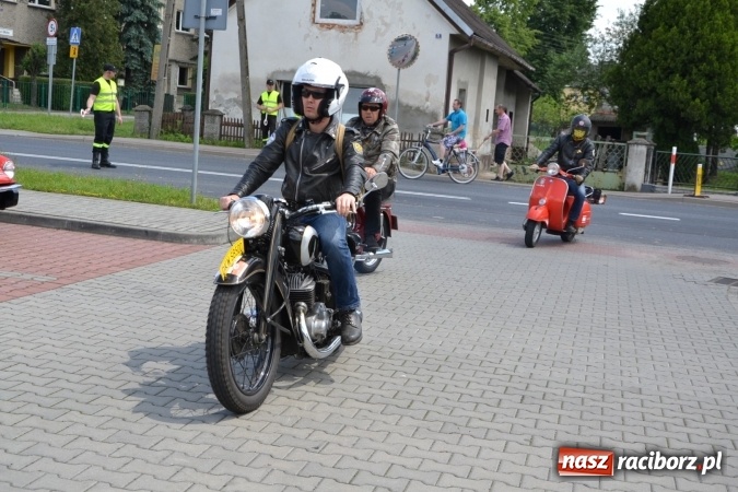 Zdjęcie w galerii na portalu naszraciborz.pl: Oldtimery w Bieńkowicach. Zobacz piękne auta i motocykle  wiadomości z regionu