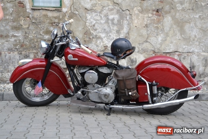 Zdjęcie w galerii na portalu naszraciborz.pl: Oldtimery w Bieńkowicach. Zobacz piękne auta i motocykle  wiadomości z regionu