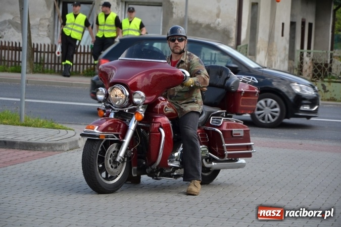 Zdjęcie w galerii na portalu naszraciborz.pl: Oldtimery w Bieńkowicach. Zobacz piękne auta i motocykle  wiadomości z regionu