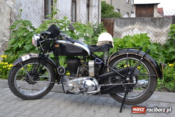 Zdjęcie w galerii na portalu naszraciborz.pl: Oldtimery w Bieńkowicach. Zobacz piękne auta i motocykle  wiadomości z regionu