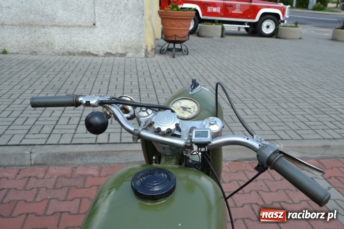Zdjęcie w galerii na portalu naszraciborz.pl: Oldtimery w Bieńkowicach. Zobacz piękne auta i motocykle  wiadomości z regionu