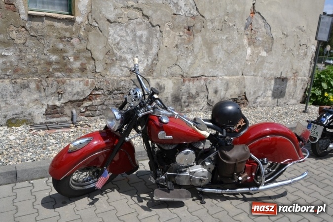 Zdjęcie w galerii na portalu naszraciborz.pl: Oldtimery w Bieńkowicach. Zobacz piękne auta i motocykle  wiadomości z regionu