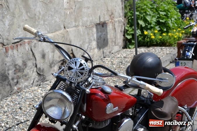 Zdjęcie w galerii na portalu naszraciborz.pl: Oldtimery w Bieńkowicach. Zobacz piękne auta i motocykle  wiadomości z regionu