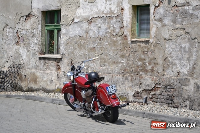 Zdjęcie w galerii na portalu naszraciborz.pl: Oldtimery w Bieńkowicach. Zobacz piękne auta i motocykle  wiadomości z regionu