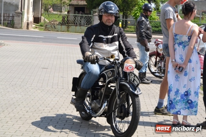 Zdjęcie w galerii na portalu naszraciborz.pl: Oldtimery w Bieńkowicach. Zobacz piękne auta i motocykle  wiadomości z regionu