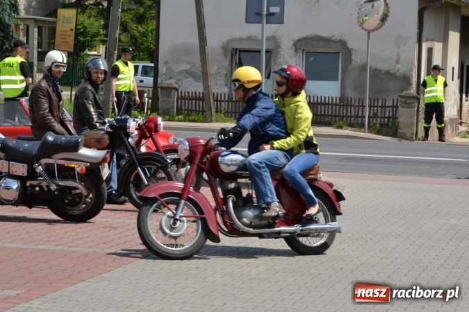 Zdjęcie w galerii na portalu naszraciborz.pl: Oldtimery w Bieńkowicach. Zobacz piękne auta i motocykle  wiadomości z regionu