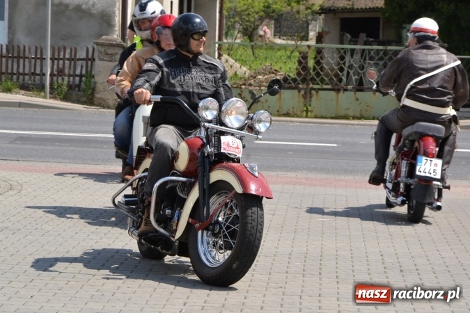 Zdjęcie w galerii na portalu naszraciborz.pl: Oldtimery w Bieńkowicach. Zobacz piękne auta i motocykle  wiadomości z regionu