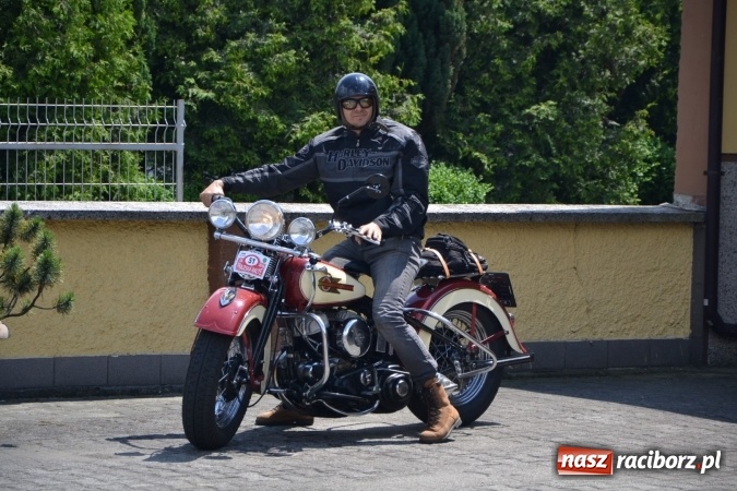 Zdjęcie w galerii na portalu naszraciborz.pl: Oldtimery w Bieńkowicach. Zobacz piękne auta i motocykle  wiadomości z regionu