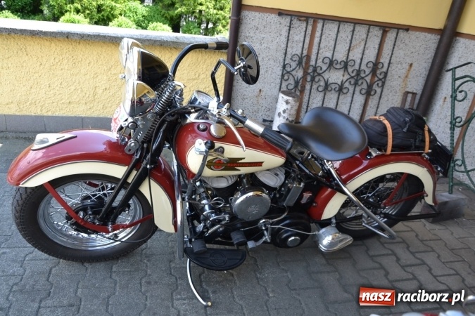 Zdjęcie w galerii na portalu naszraciborz.pl: Oldtimery w Bieńkowicach. Zobacz piękne auta i motocykle  wiadomości z regionu