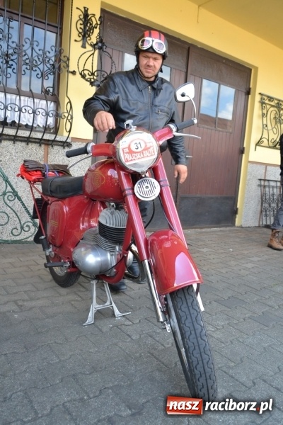 Zdjęcie w galerii na portalu naszraciborz.pl: Oldtimery w Bieńkowicach. Zobacz piękne auta i motocykle  wiadomości z regionu