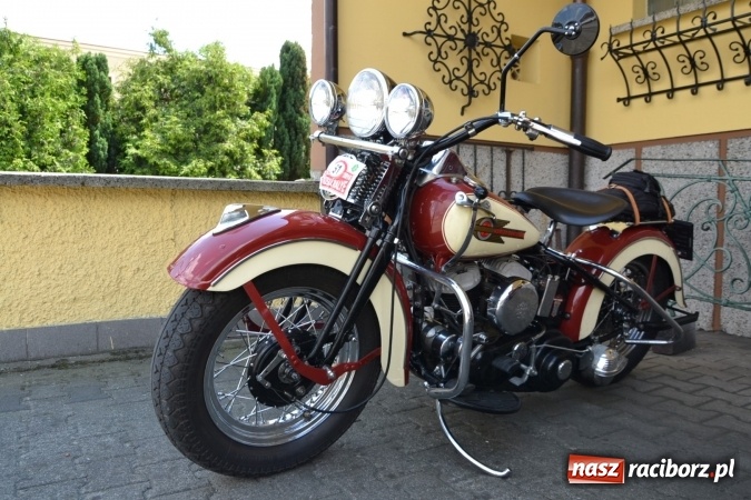 Zdjęcie w galerii na portalu naszraciborz.pl: Oldtimery w Bieńkowicach. Zobacz piękne auta i motocykle  wiadomości z regionu