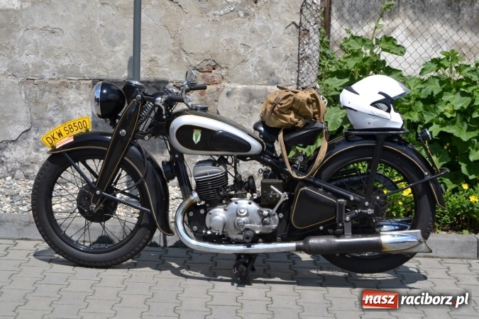 Zdjęcie w galerii na portalu naszraciborz.pl: Oldtimery w Bieńkowicach. Zobacz piękne auta i motocykle  wiadomości z regionu