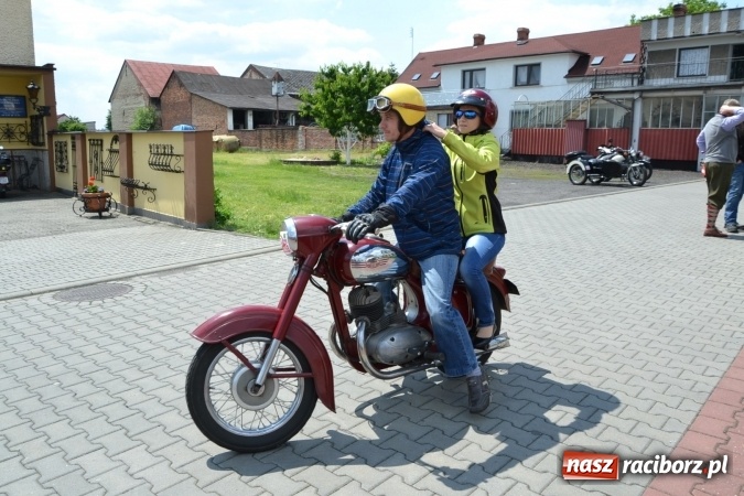 Zdjęcie w galerii na portalu naszraciborz.pl: Oldtimery w Bieńkowicach. Zobacz piękne auta i motocykle  wiadomości z regionu