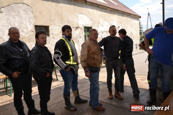 Zdjęcie w galerii na portalu naszraciborz.pl: Oldtimery w Bieńkowicach. Zobacz piękne auta i motocykle  wiadomości z regionu