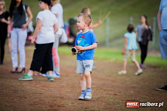 Zdjęcie w galerii na portalu naszraciborz.pl: Wielka bitwa powietrzna na stadionie miejskim wiadomości z regionu