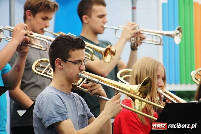 Zdjęcie w galerii na portalu naszraciborz.pl: Muzyczny Festyn Rodzinny w Państwowej Szkole Muzycznej wiadomości z regionu