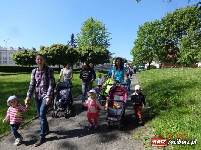 Zdjęcie w galerii na portalu naszraciborz.pl: Maluchy z Fiku-miku już na wakacjach  wiadomości z regionu