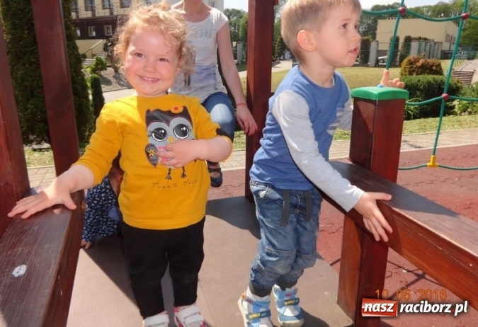 Zdjęcie w galerii na portalu naszraciborz.pl: Maluchy z Fiku-miku już na wakacjach  wiadomości z regionu