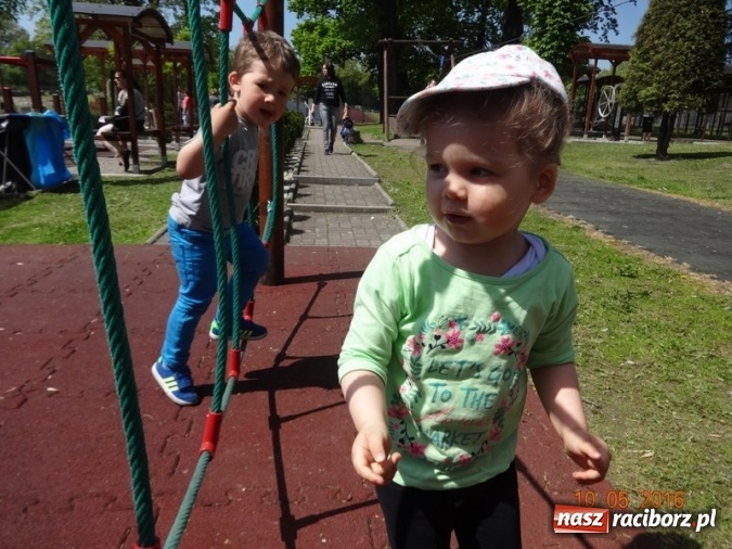 Zdjęcie w galerii na portalu naszraciborz.pl: Maluchy z Fiku-miku już na wakacjach  wiadomości z regionu