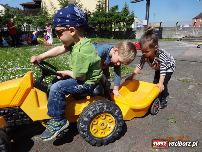 Zdjęcie w galerii na portalu naszraciborz.pl: Maluchy z Fiku-miku już na wakacjach  wiadomości z regionu