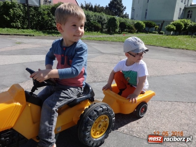 Zdjęcie w galerii na portalu naszraciborz.pl: Maluchy z Fiku-miku już na wakacjach  wiadomości z regionu