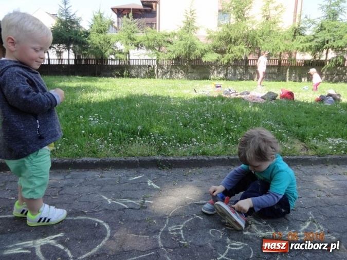 Zdjęcie w galerii na portalu naszraciborz.pl: Maluchy z Fiku-miku już na wakacjach  wiadomości z regionu