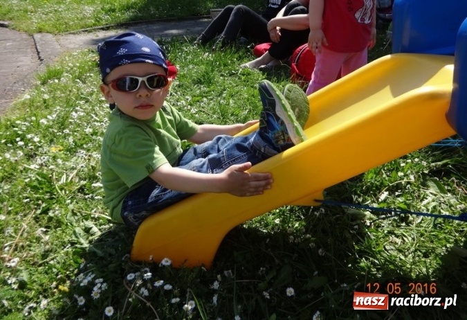 Zdjęcie w galerii na portalu naszraciborz.pl: Maluchy z Fiku-miku już na wakacjach  wiadomości z regionu
