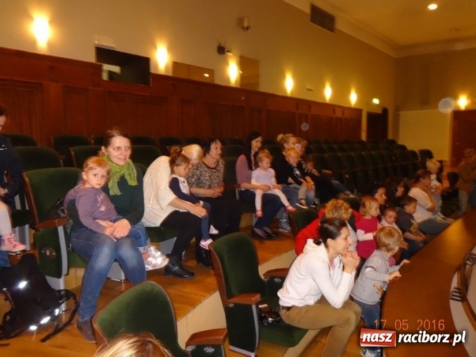 Zdjęcie w galerii na portalu naszraciborz.pl: Maluchy z Fiku-miku już na wakacjach  wiadomości z regionu