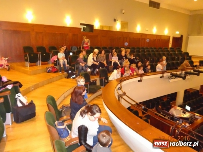 Zdjęcie w galerii na portalu naszraciborz.pl: Maluchy z Fiku-miku już na wakacjach  wiadomości z regionu